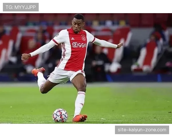 库杜斯欧冠一战成名：阿贾克斯新星如何闪耀欧洲赛场